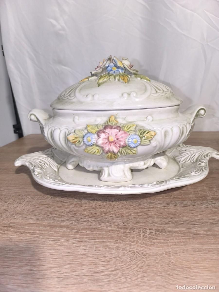 Antig&uuml;edades: sopera de porcelana vintage - Foto 1
