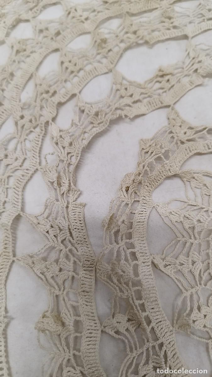 Antig&uuml;edades: Antiguo centro de mesa o tapete,de crochet - Foto 7