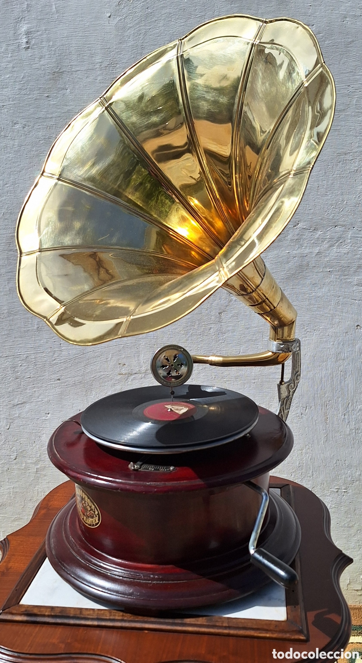 Antig&uuml;edades: Conjunto de velador y Gramola - Foto 4
