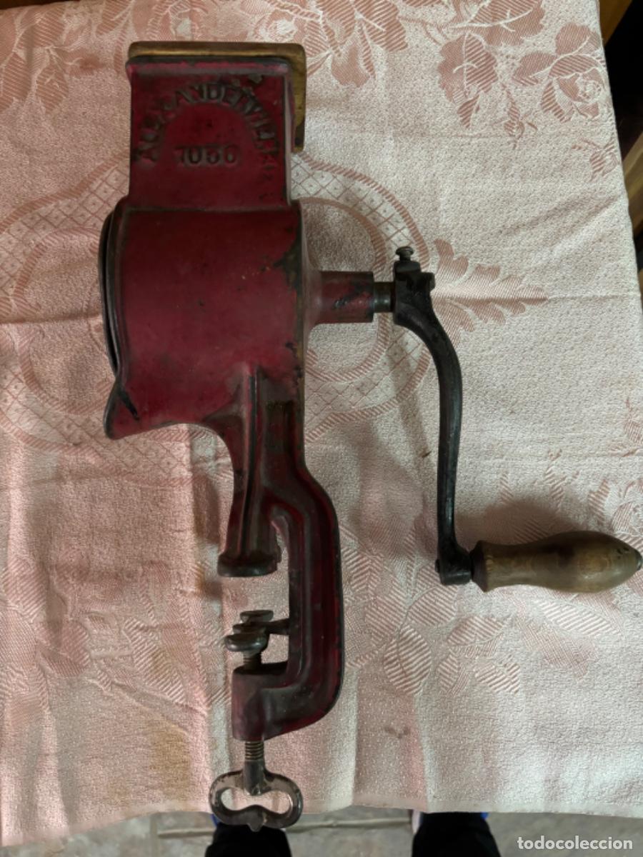 Antig&uuml;edades: Antigua m&aacute;quina moler pan ALEXANDERWERK - Foto 1
