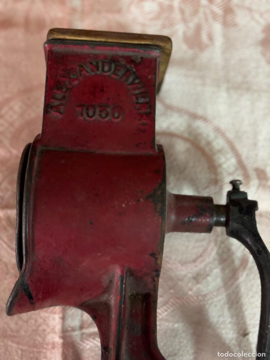 Antig&uuml;edades: Antigua m&aacute;quina moler pan ALEXANDERWERK - Foto 2