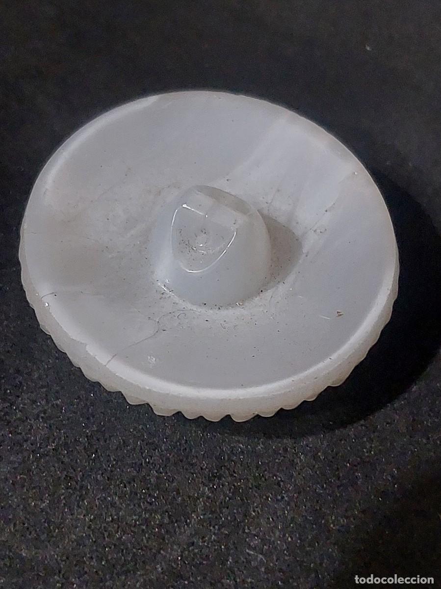 Antig&uuml;edades: BOT&Oacute;N ANTIGUO CRISTAL BLANCO 27 mm - Foto 2