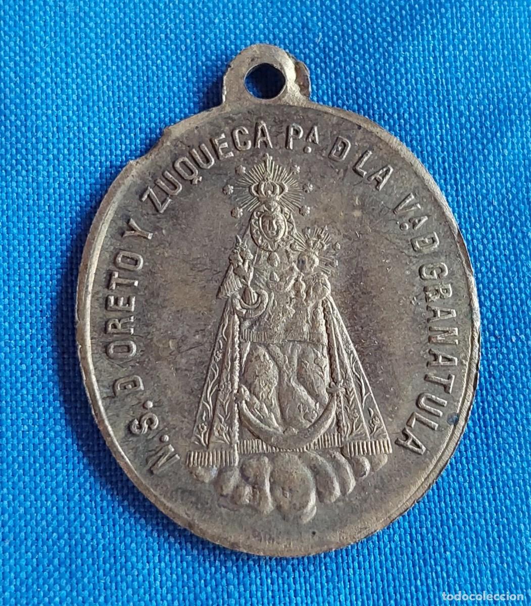 Antig&uuml;edades: Medalla Nuestra se&ntilde;ora de Loreto y Zuqueca Granatula - Foto 1