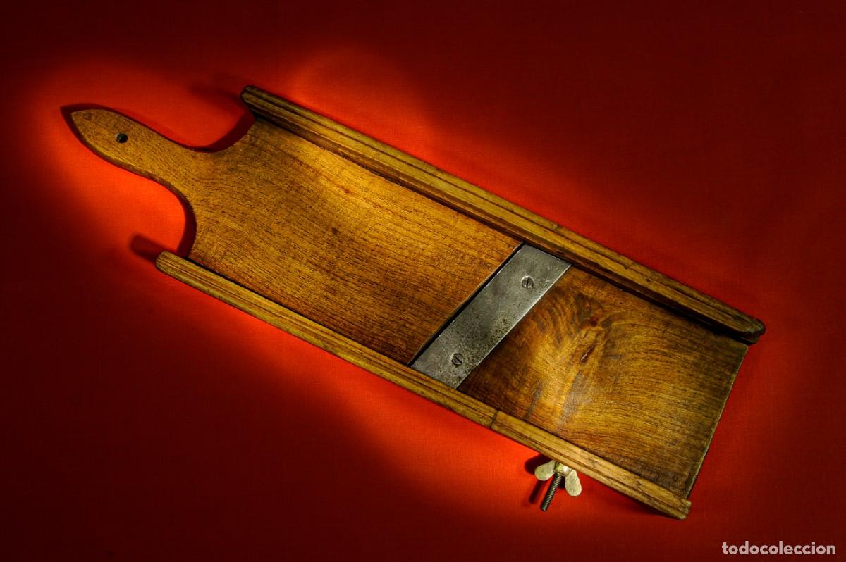 Antig&uuml;edades: Antigua mandolina de madera - Foto 2