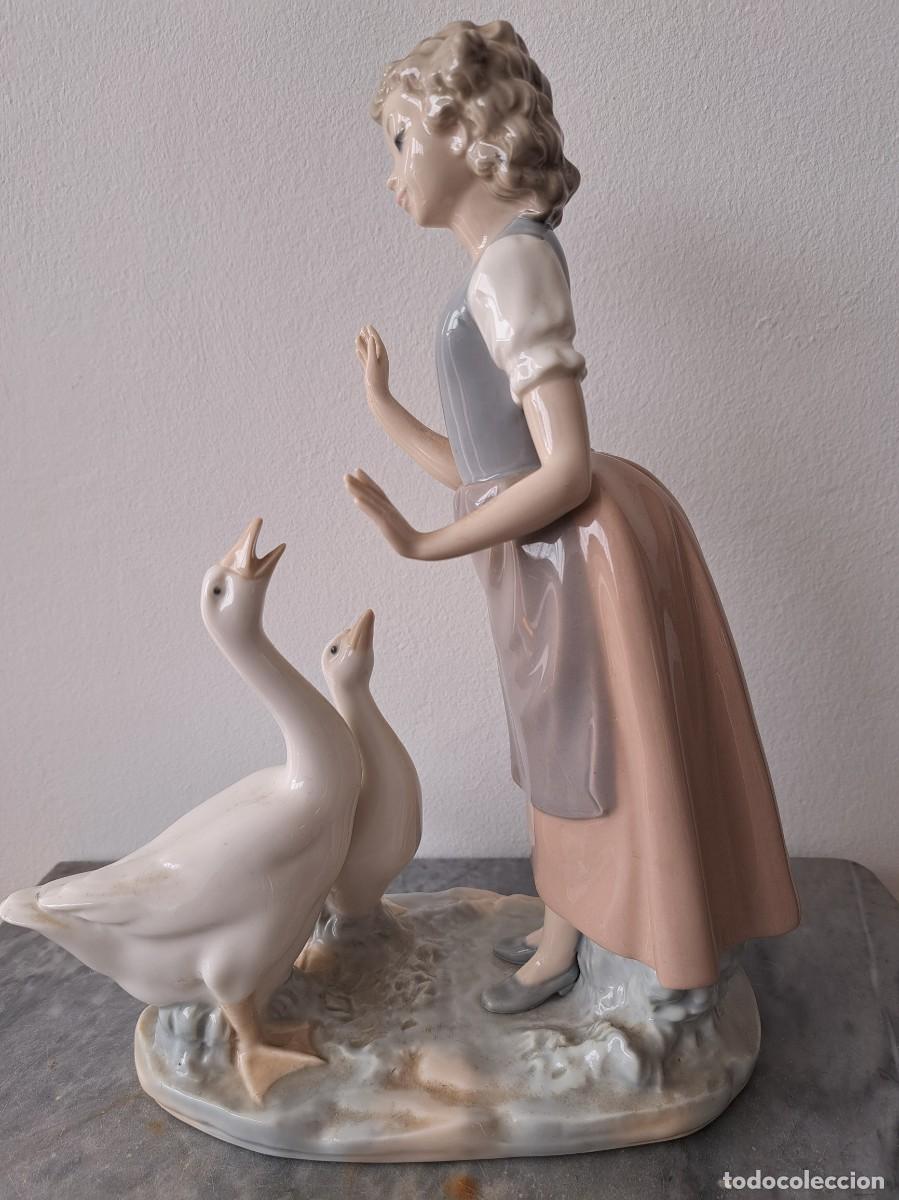 Antig&uuml;edades: Chica con dos patos - Lladr&oacute; - Foto 1