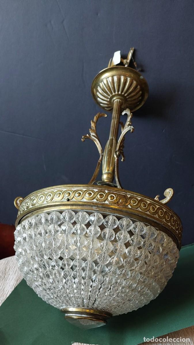 Antig&uuml;edades: Antigua l&aacute;mpara de colgar .Bronce y cristal - Foto 2