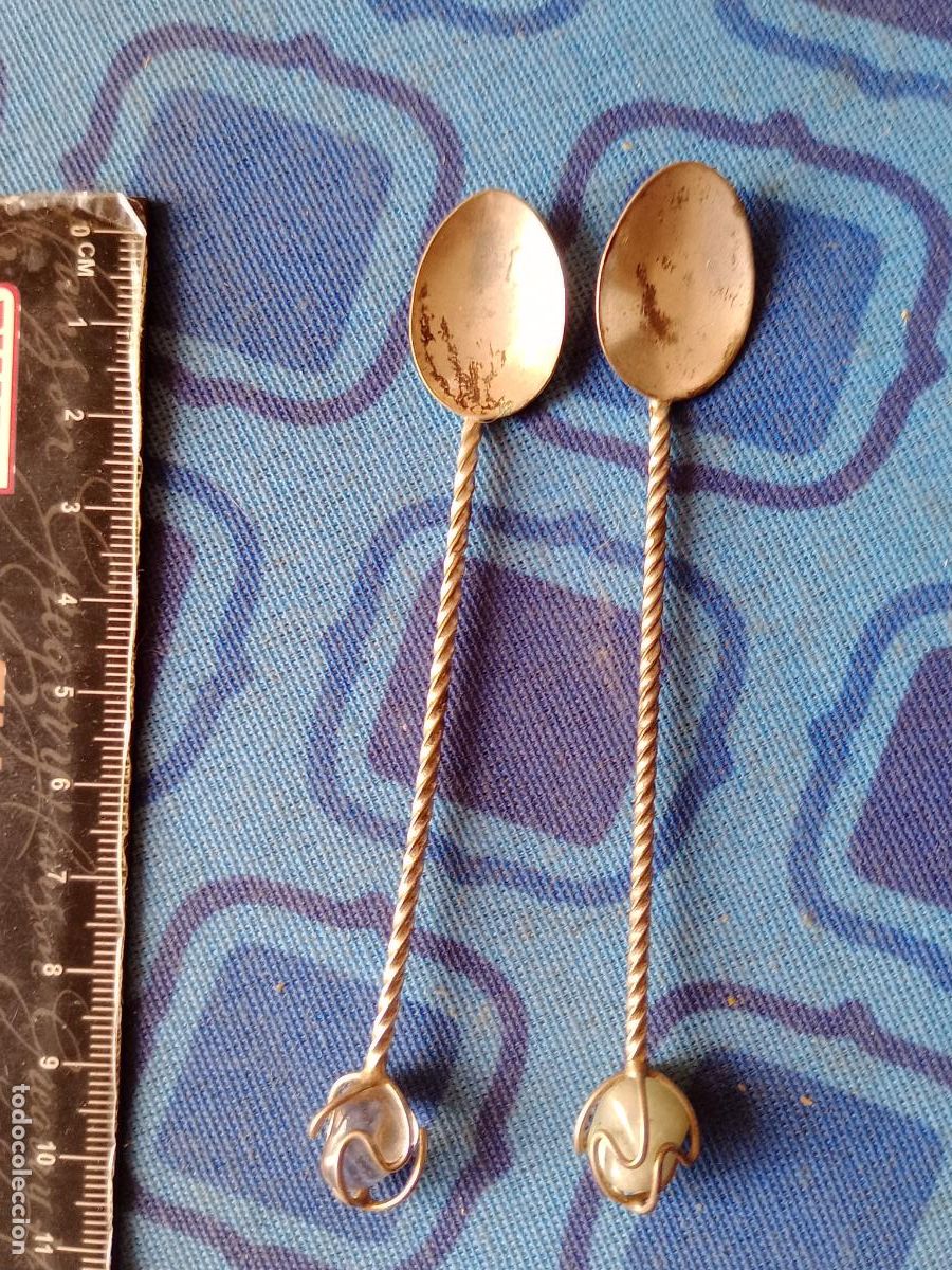 Antig&uuml;edades: 2 cucharillas plateadas con piedra - Foto 1