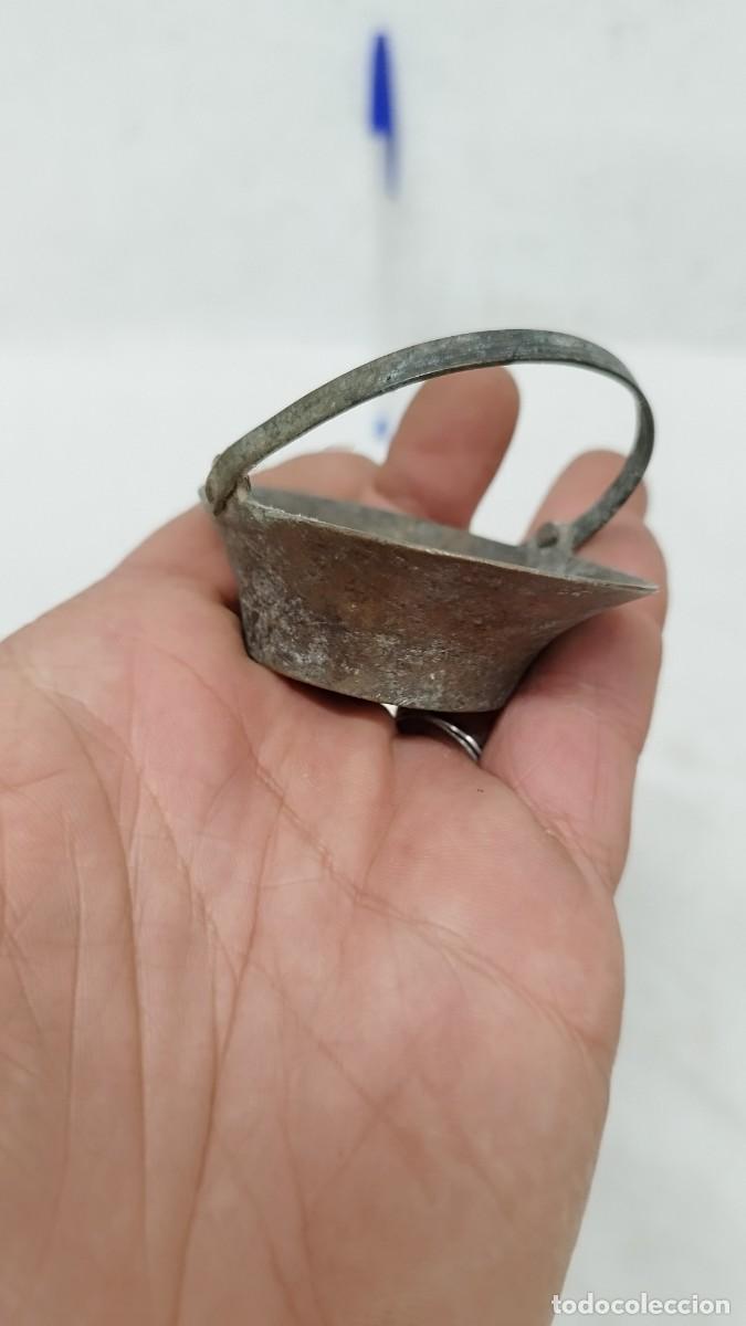 Antig&uuml;edades: Antiguo peque&ntilde;o cesto de bronce - Foto 5
