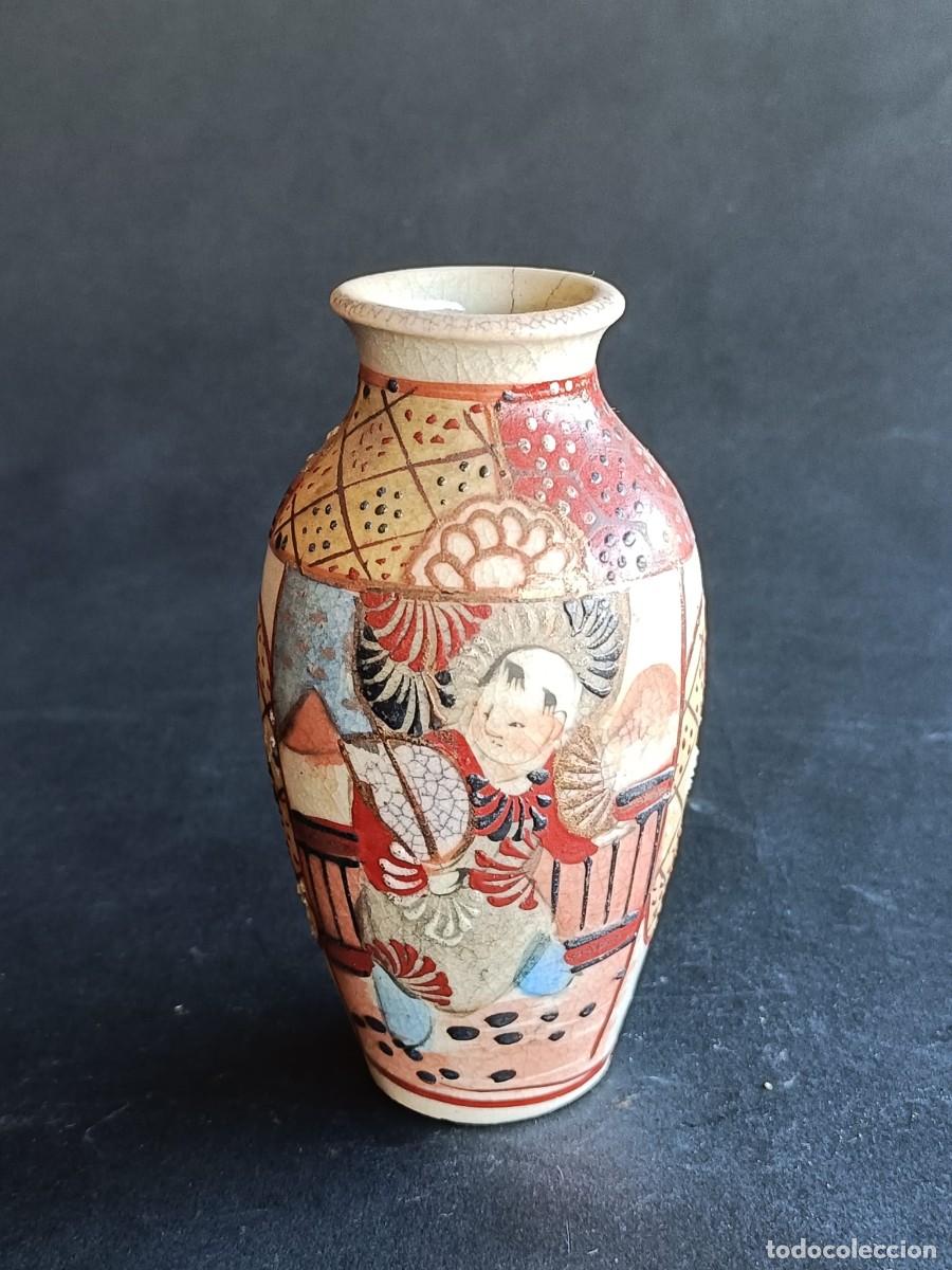 Antig&uuml;edades: Dos jarrones peque&ntilde;os de Satsuma - Foto 1