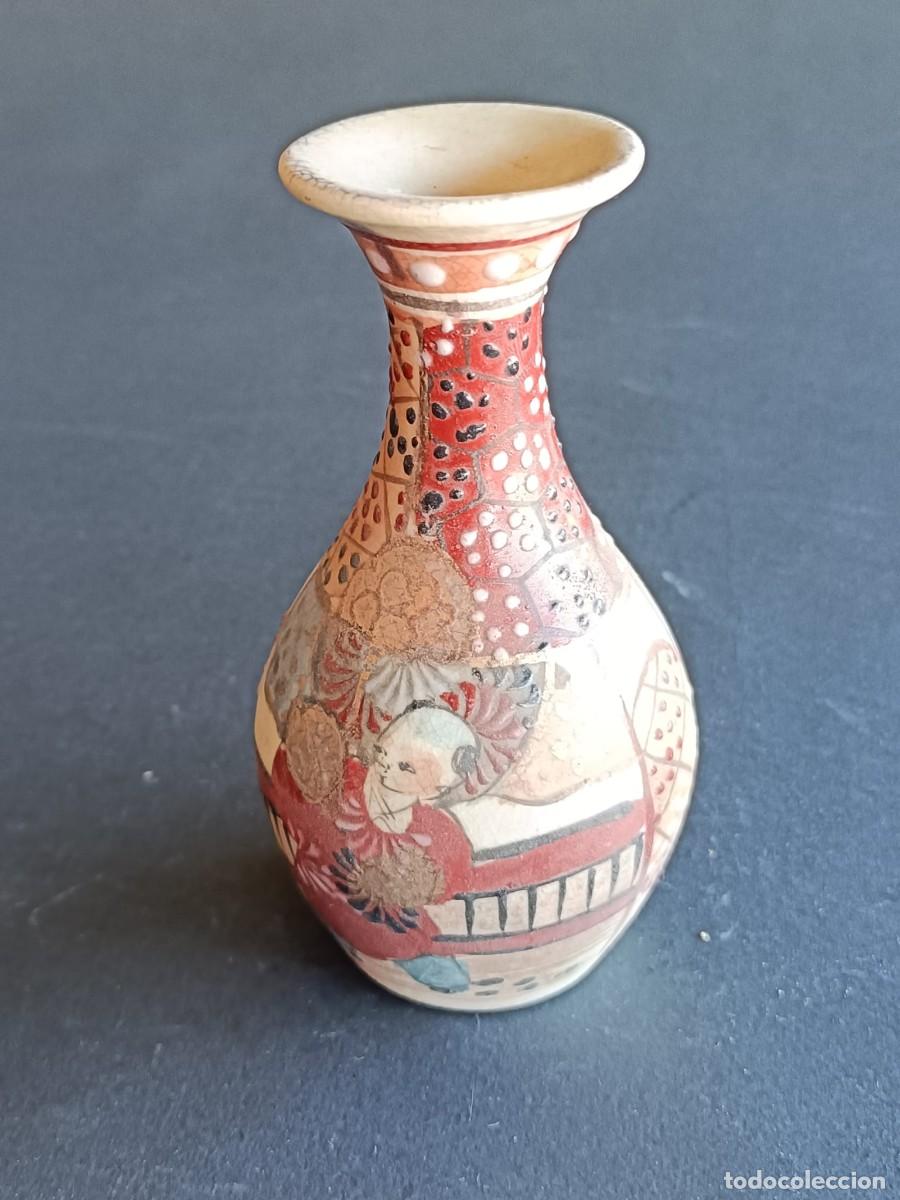 Antig&uuml;edades: Dos jarrones peque&ntilde;os de Satsuma - Foto 3
