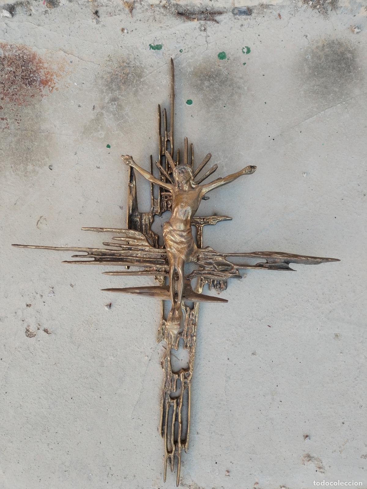Antig&uuml;edades: cristo en la cruz de bronce - Foto 1