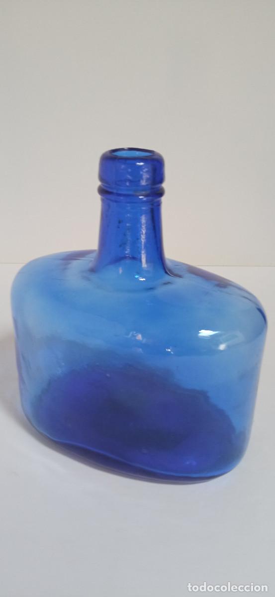 Antig&uuml;edades: Botella Cristal Azul - Foto 2