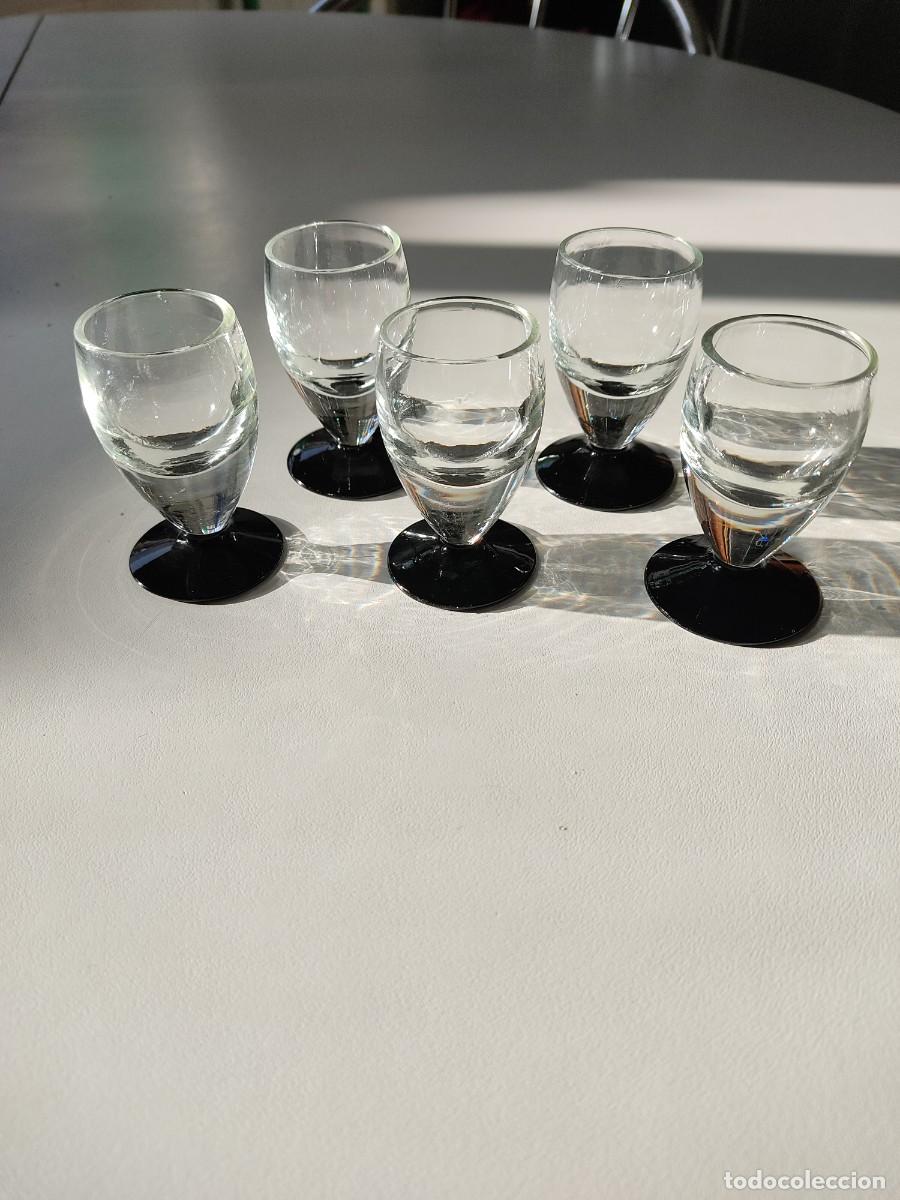 Antig&uuml;edades: 5 COPAS DE LICOR VINTAGE - Foto 1