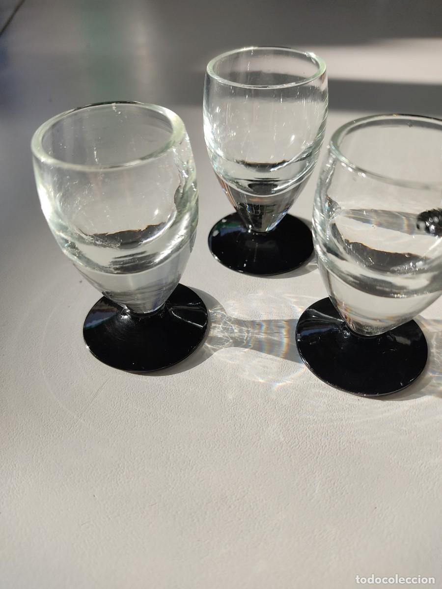 Antig&uuml;edades: 5 COPAS DE LICOR VINTAGE - Foto 2