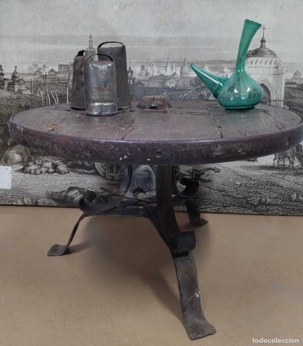 Antig&uuml;edades: Mesa de rueda de carro y forja de hierro - Foto 2