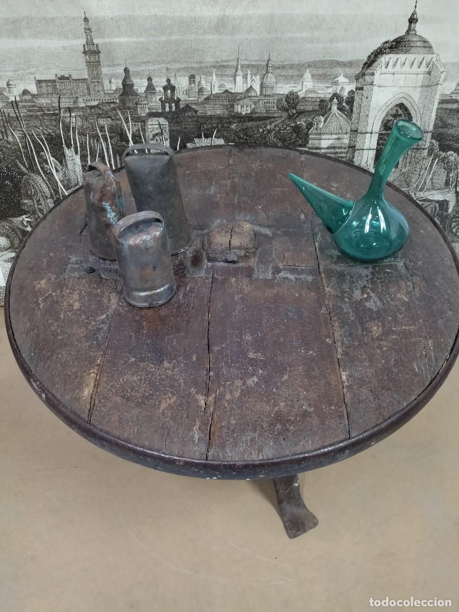 Antig&uuml;edades: Mesa de rueda de carro y forja de hierro - Foto 3