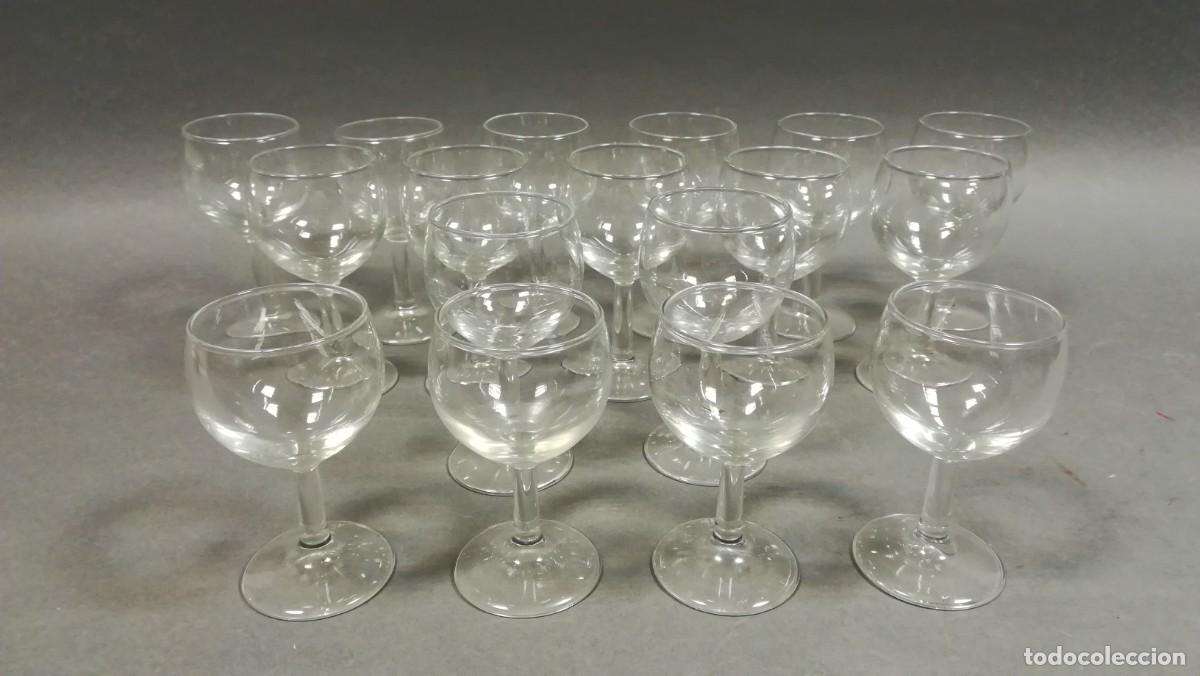 Antig&uuml;edades: LOTE DE 17 COPAS DE VINO - Foto 2