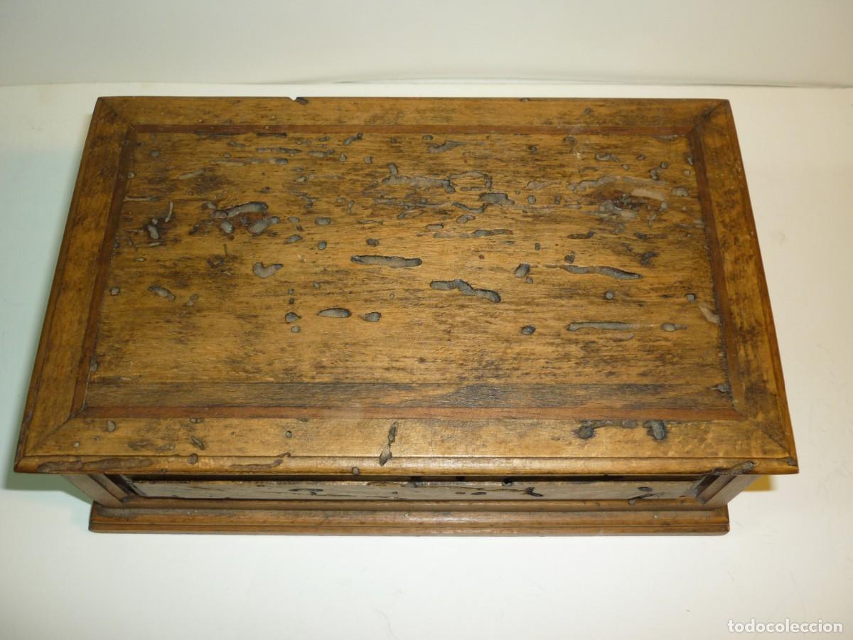 Antig&uuml;edades: CAJA DE MADERA RUSTICA - Foto 1