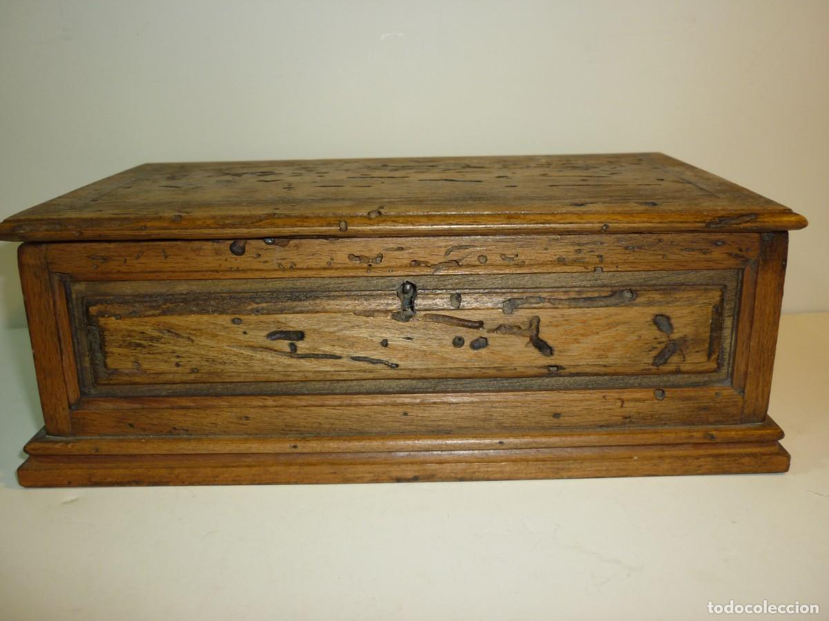 Antig&uuml;edades: CAJA DE MADERA RUSTICA - Foto 2