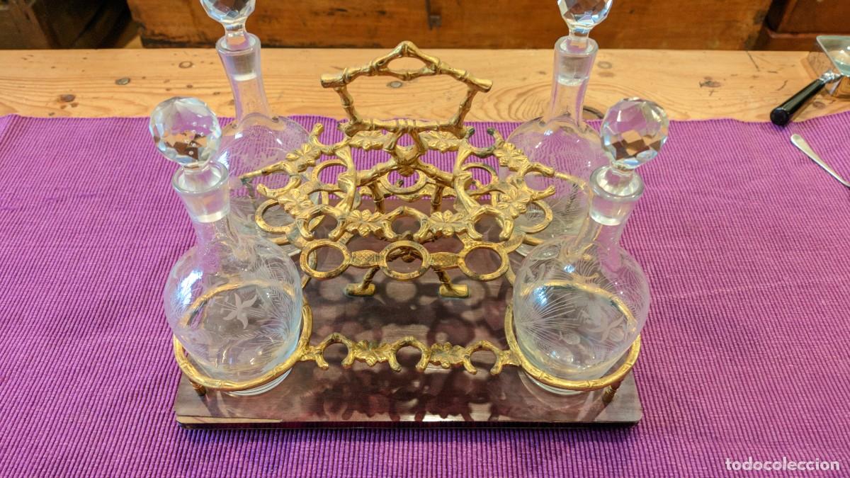 Antig&uuml;edades: INTERIOR DE LICOLERERA CON 4 BOTELLAS - Foto 3