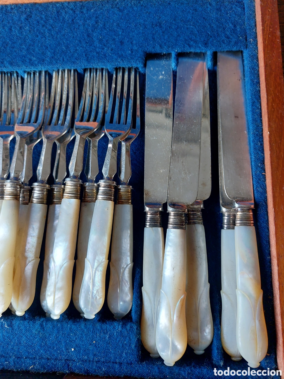 Antig&uuml;edades: Estuche de cubiertos nacarados - Foto 3