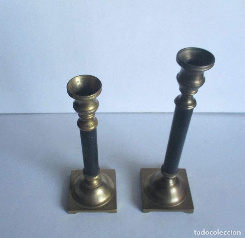 Antig&uuml;edades: DOS CANDELABROS DE UNA VELA - Foto 2