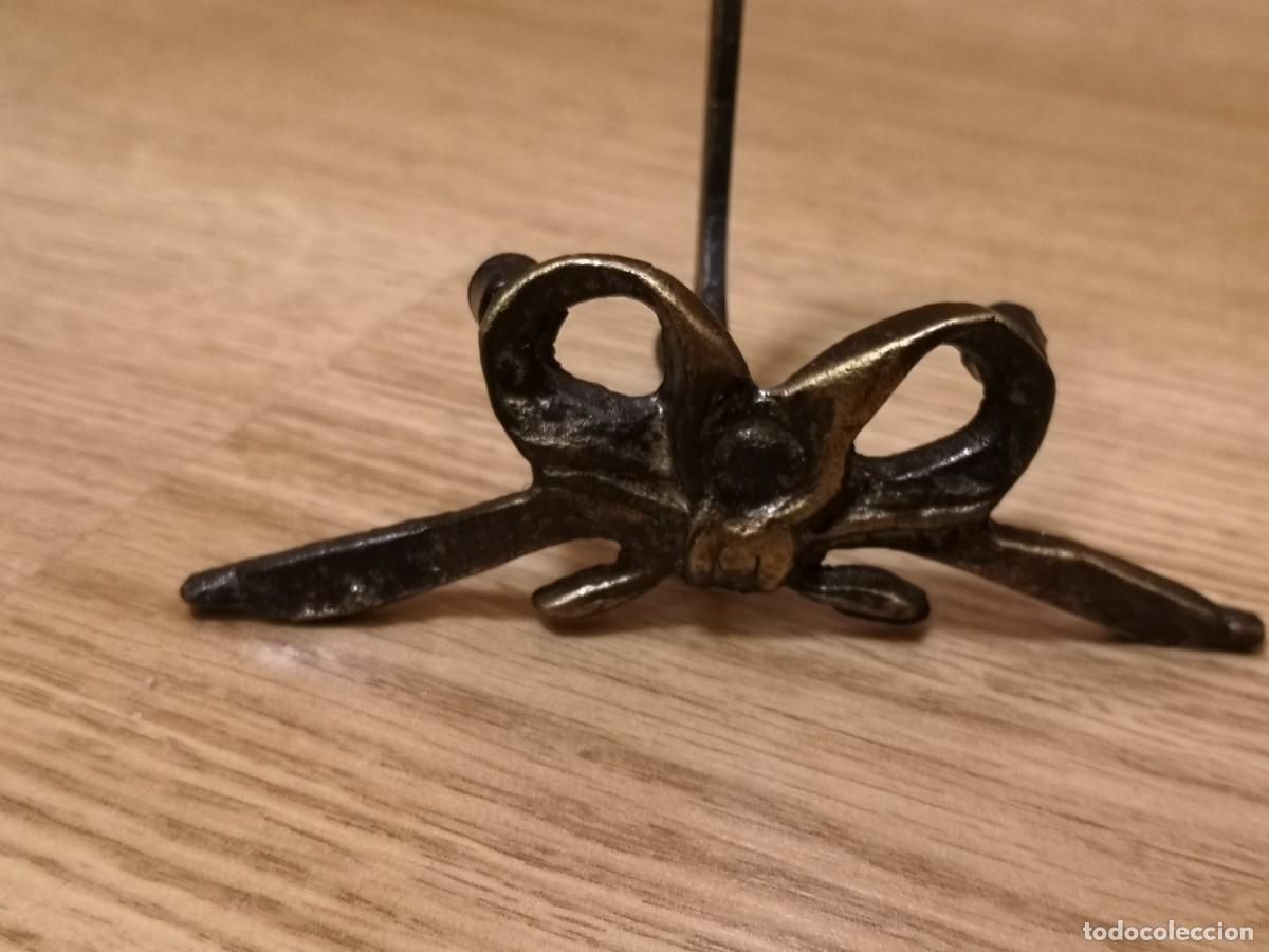 Antig&uuml;edades: SOPORTE TAZA BRONCE - Foto 2
