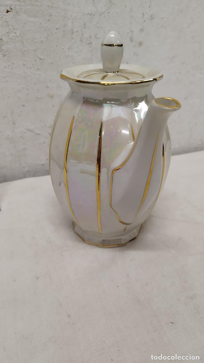 Antig&uuml;edades: Antigua cafetera de porcelana pintada - Foto 4