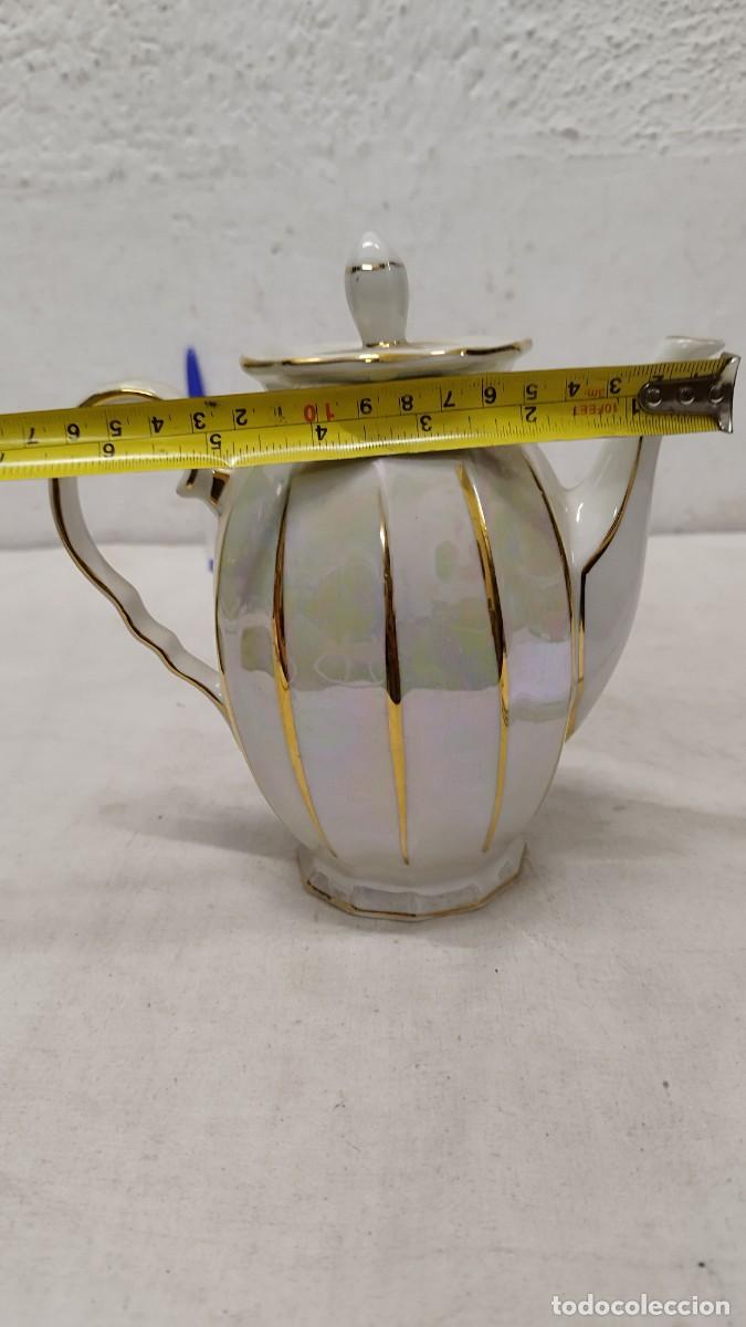 Antig&uuml;edades: Antigua cafetera de porcelana pintada - Foto 9