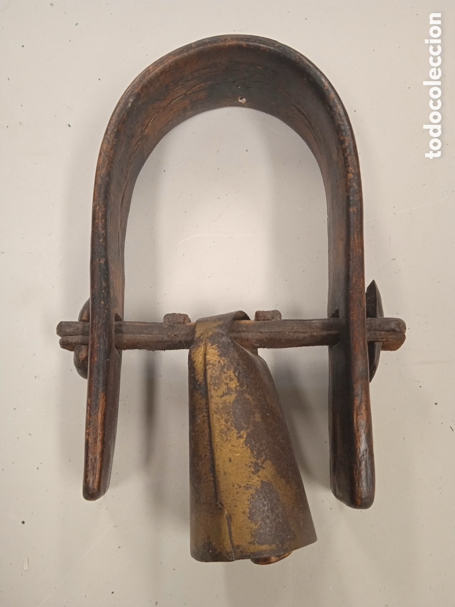 Antig&uuml;edades: Cencerro con collar - Foto 2