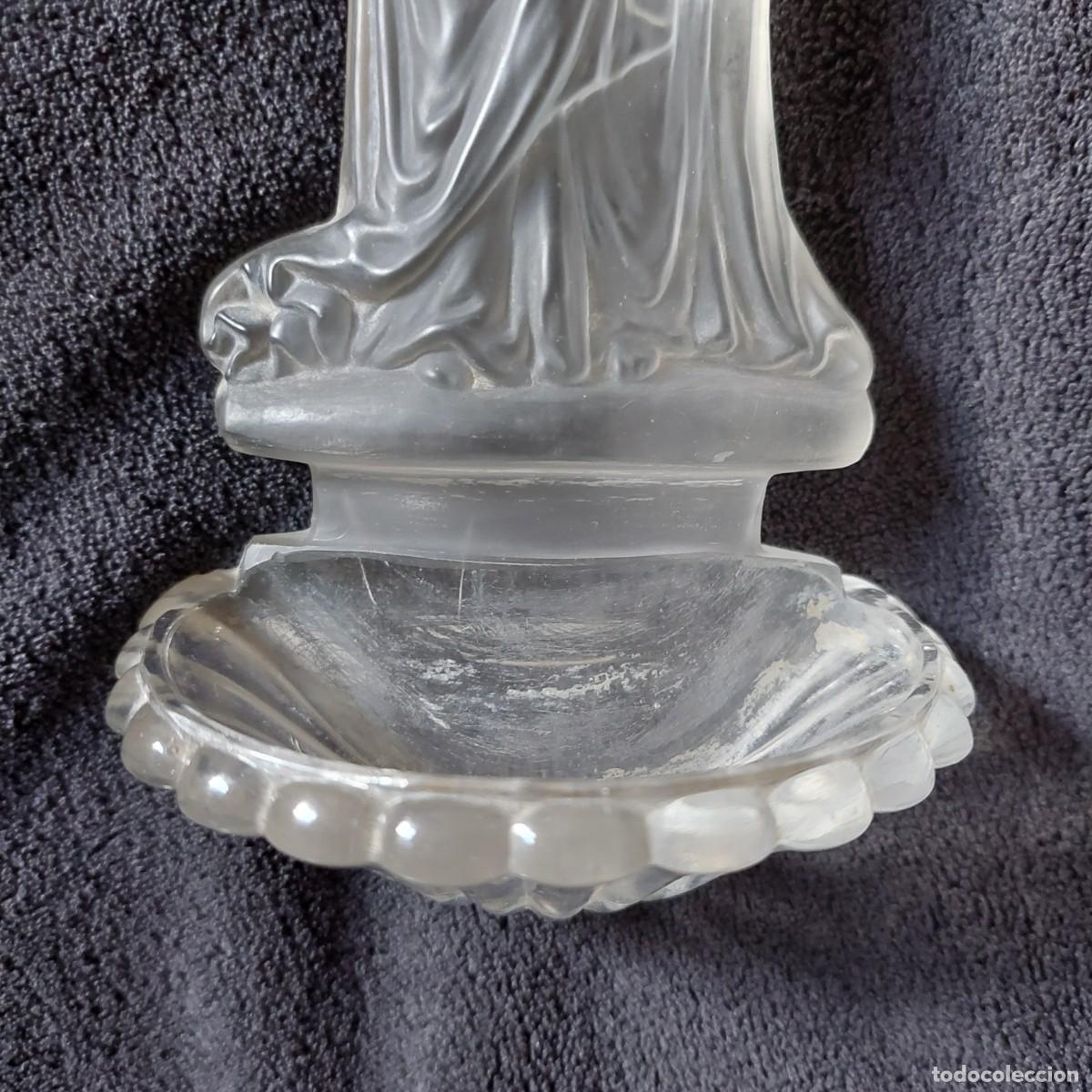 Antig&uuml;edades: Magn&iacute;fica benditera en cristal tallado - Foto 3