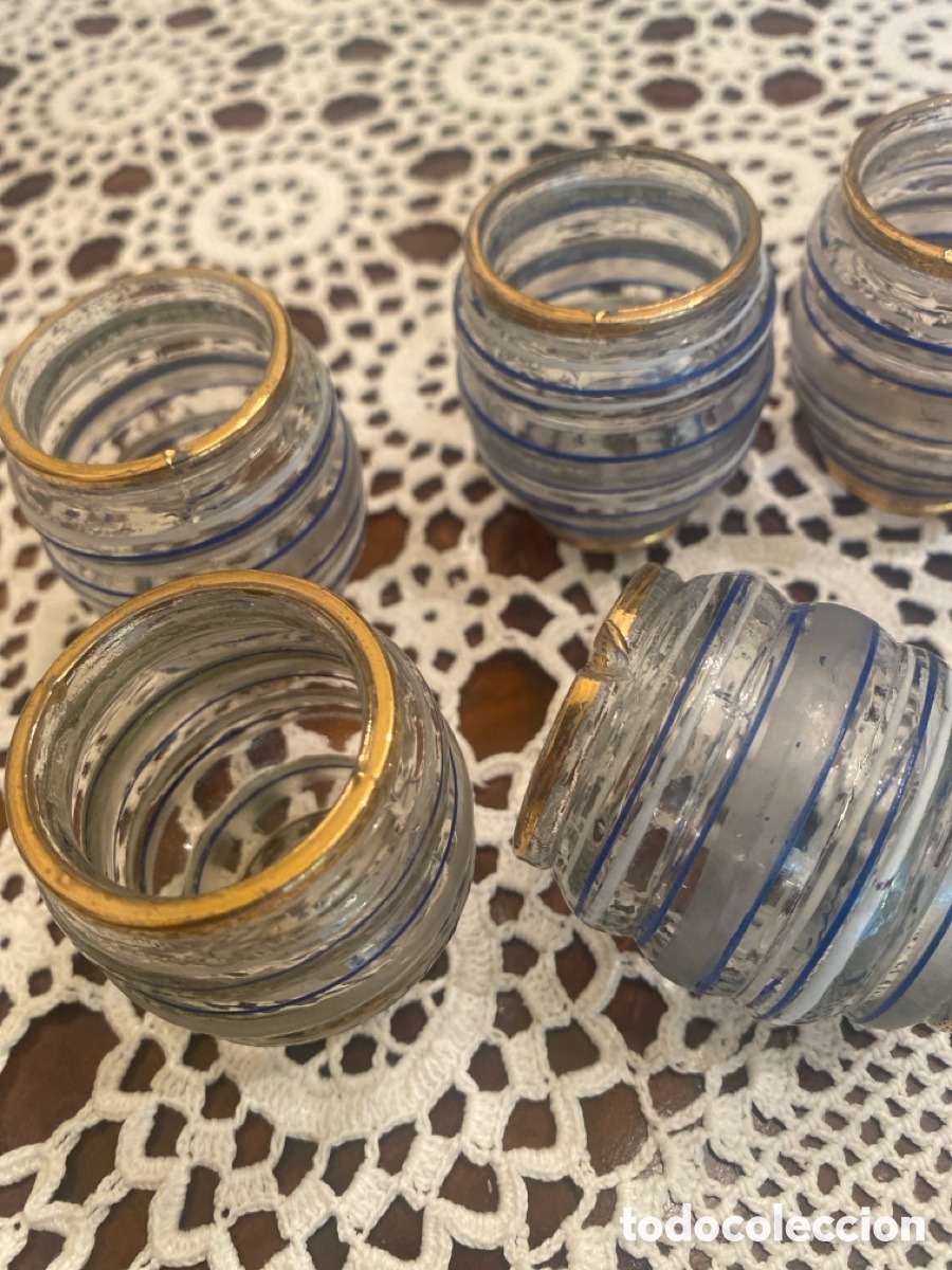 Antig&uuml;edades: 5 vasitos licor vintage - Foto 3