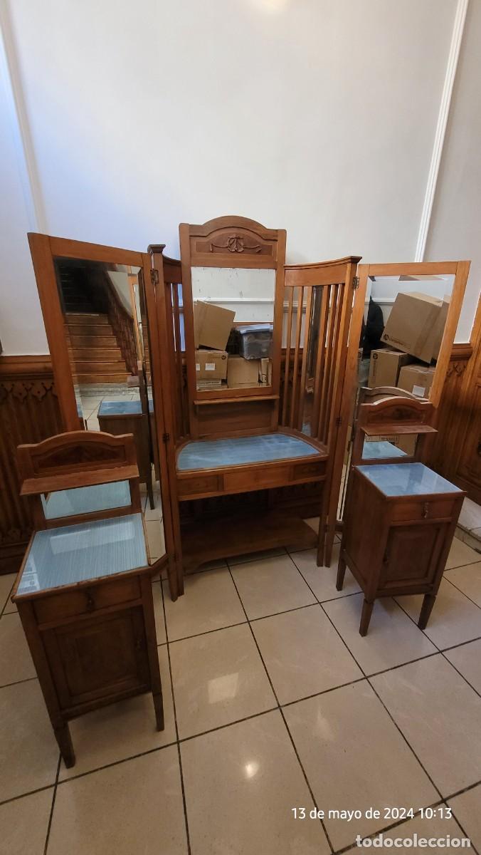 Antig&uuml;edades: Tocador y mesillas - Foto 1