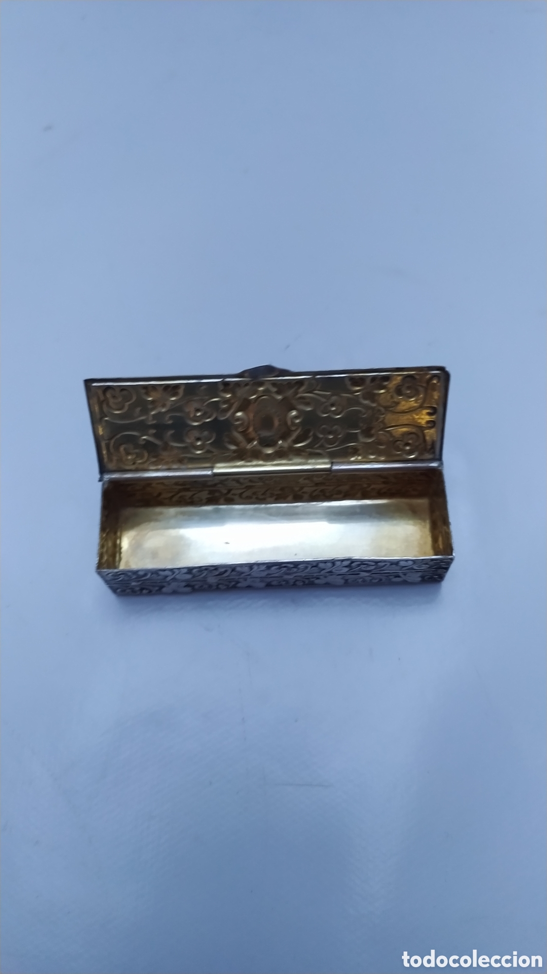 Antig&uuml;edades: Caja repujada plata de ley - Foto 6