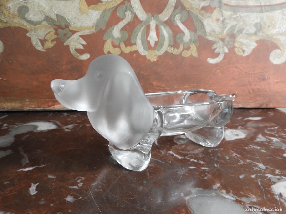 Antig&uuml;edades: CENICERO DE CRISTAL CON FORMA DE PERRO SALCHICHA - Foto 2