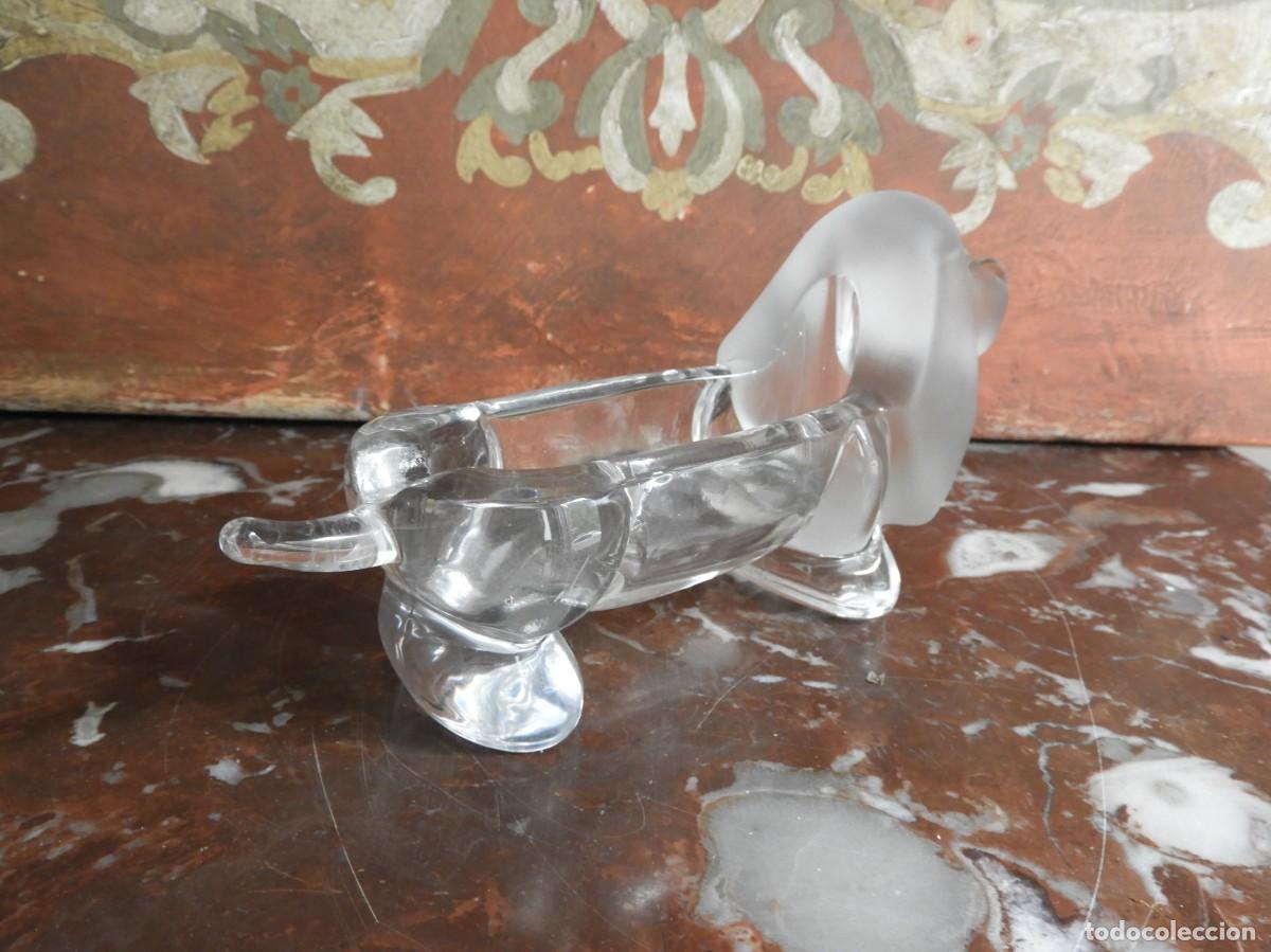 Antig&uuml;edades: CENICERO DE CRISTAL CON FORMA DE PERRO SALCHICHA - Foto 4