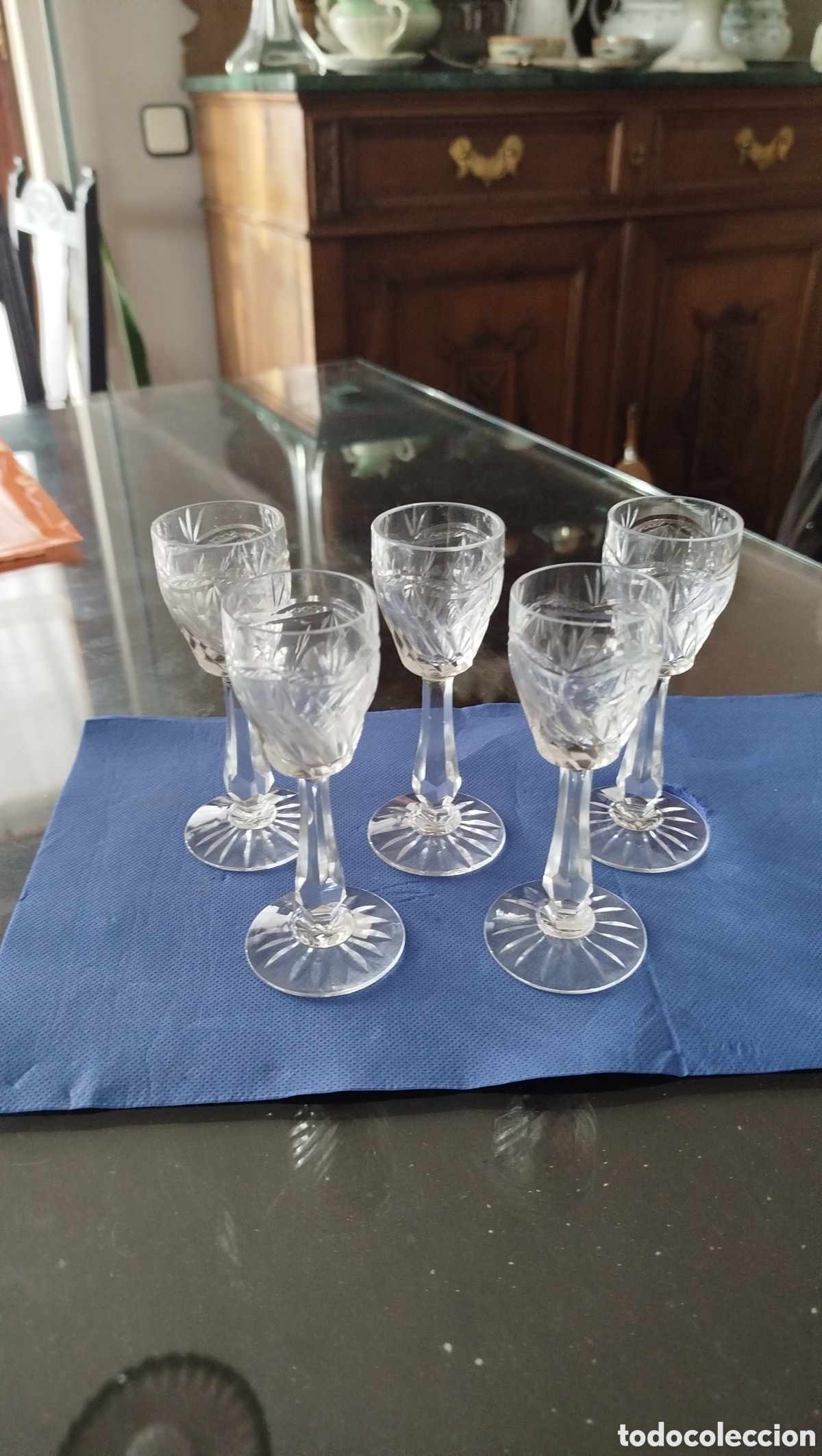 Antig&uuml;edades: 5 copas de cristal tallado - Foto 2