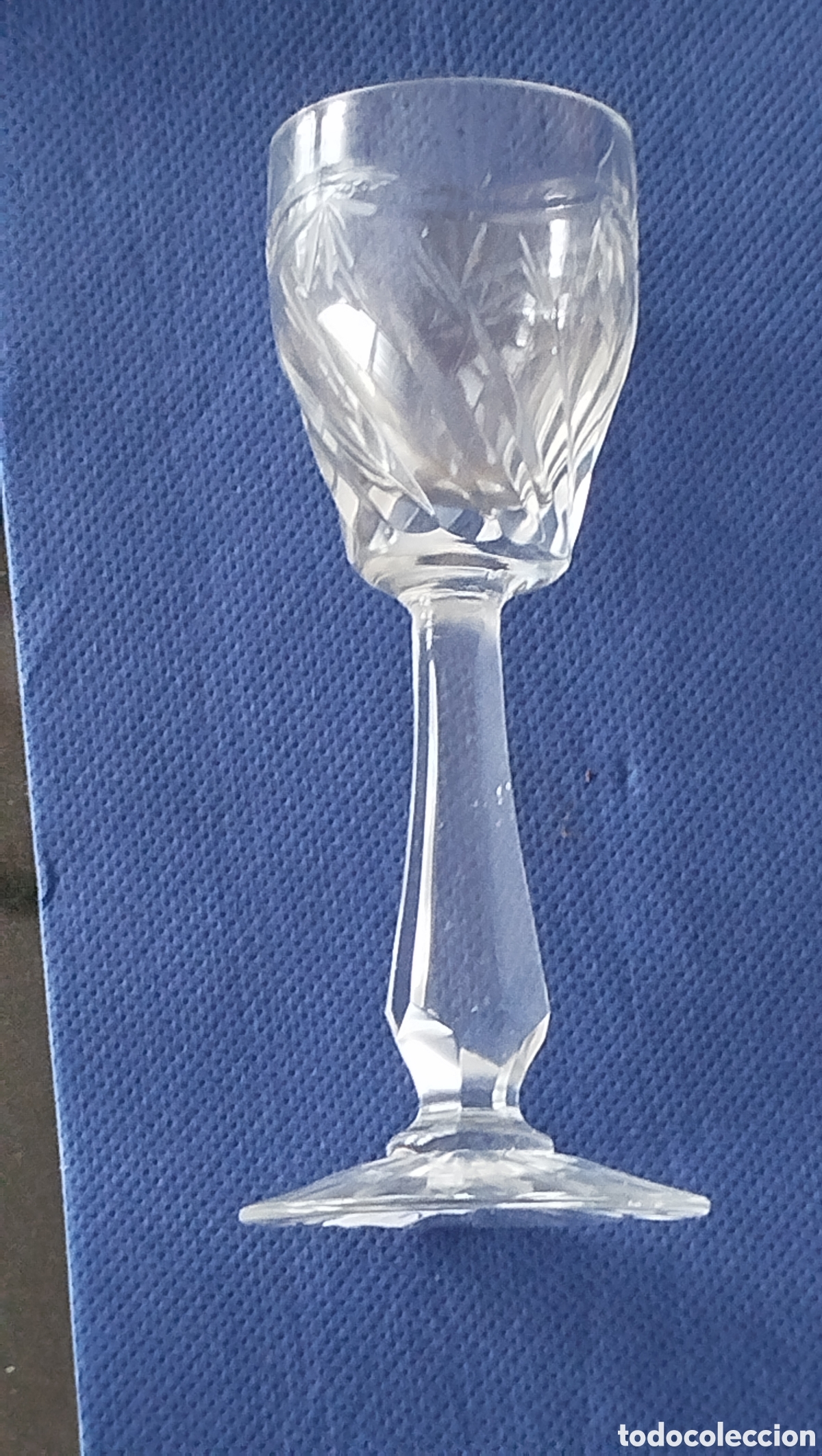 Antig&uuml;edades: 5 copas de cristal tallado - Foto 4