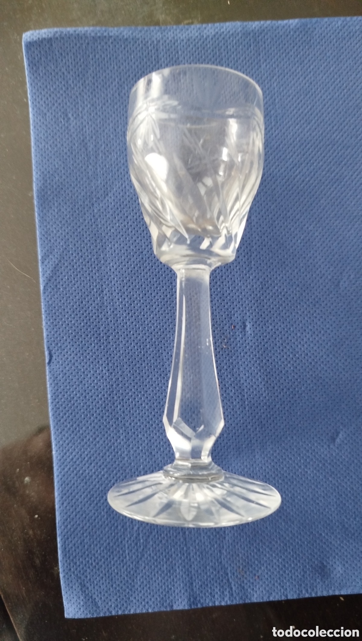 Antig&uuml;edades: 5 copas de cristal tallado - Foto 5