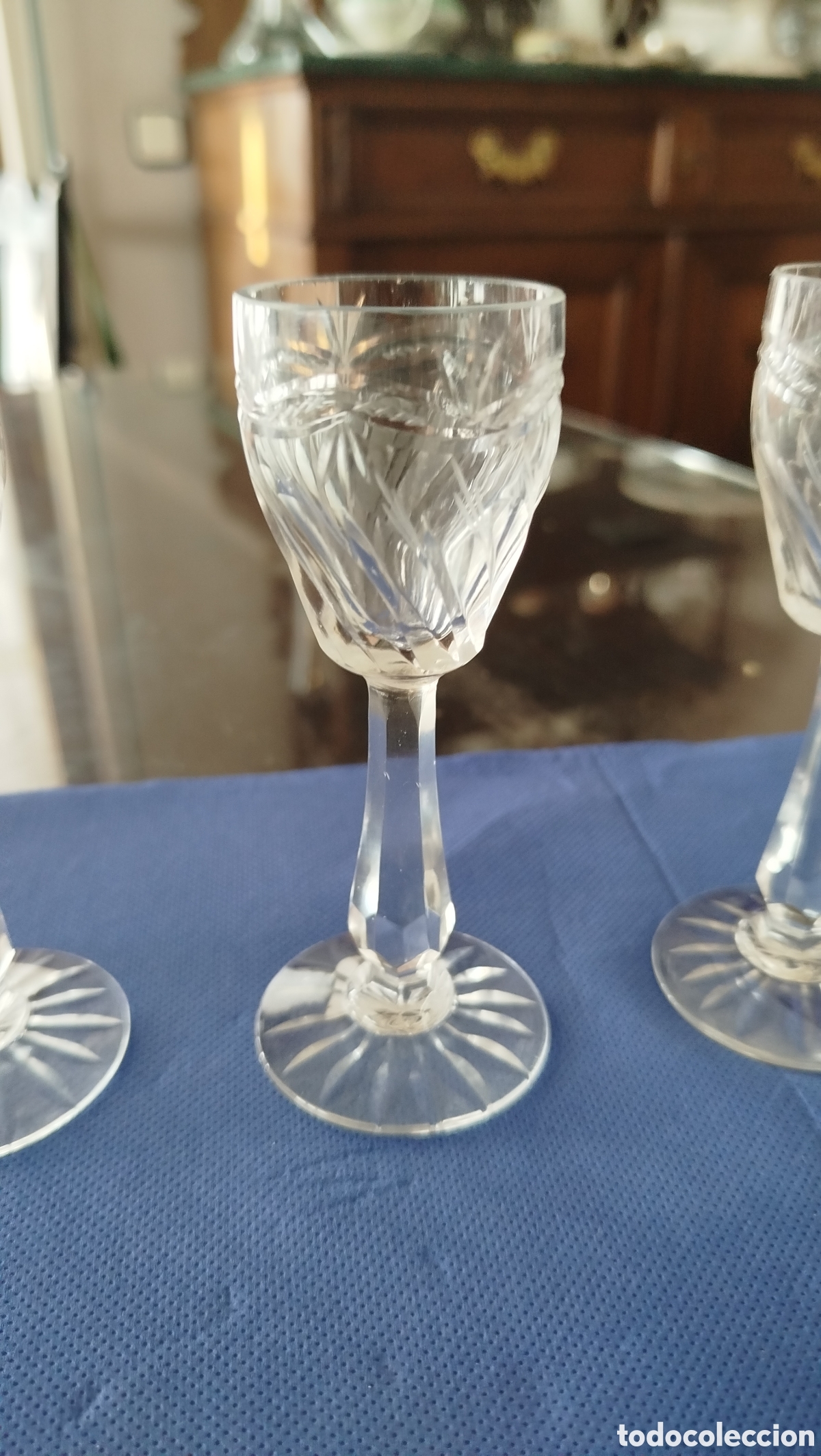 Antig&uuml;edades: 5 copas de cristal tallado - Foto 6