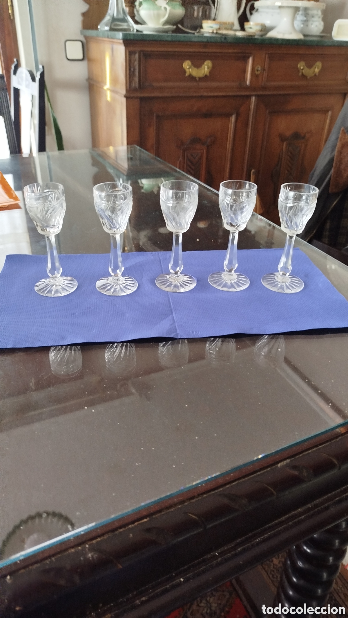 Antig&uuml;edades: 5 copas de cristal tallado - Foto 7