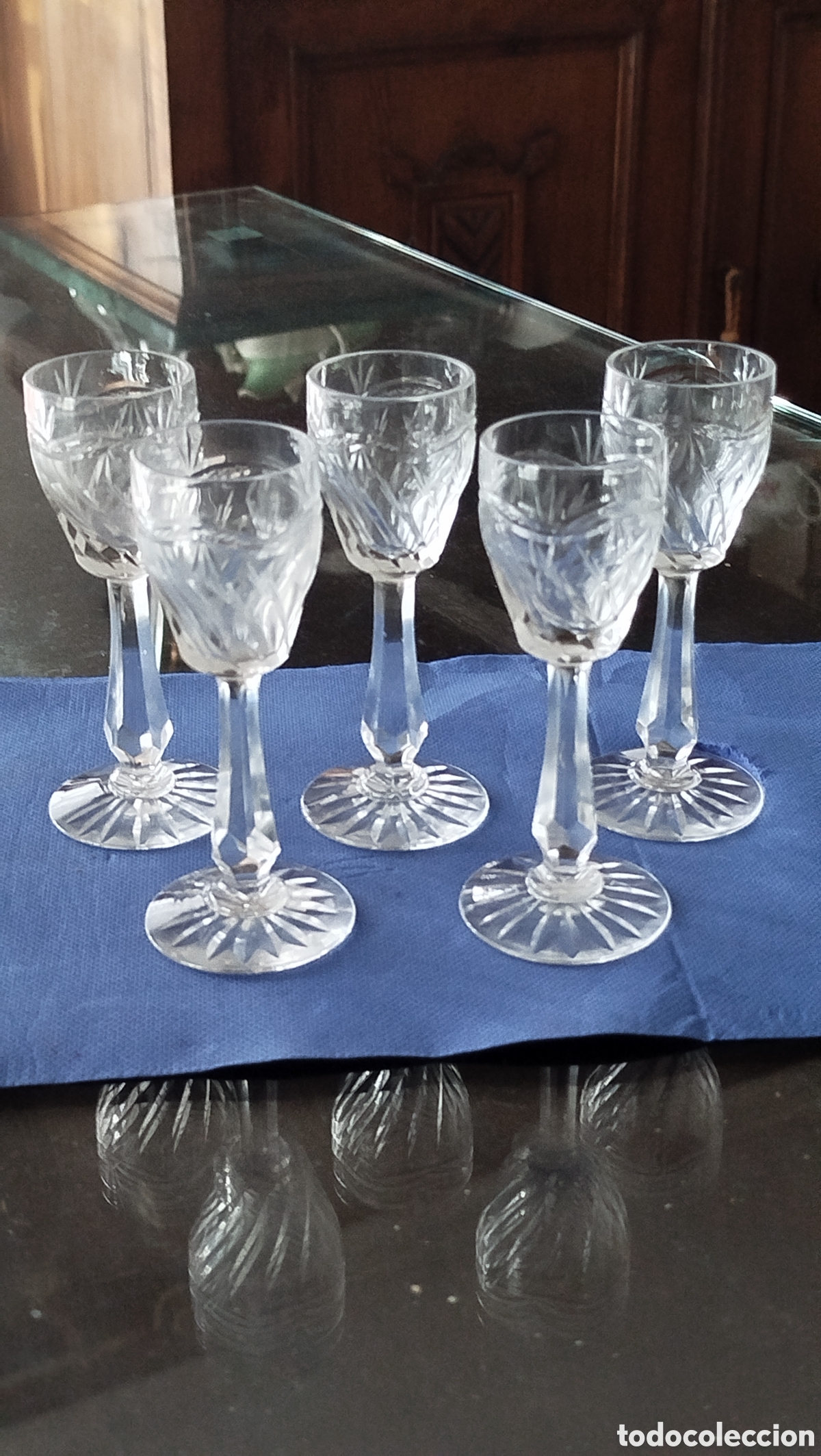 Antig&uuml;edades: 5 copas de cristal tallado - Foto 1
