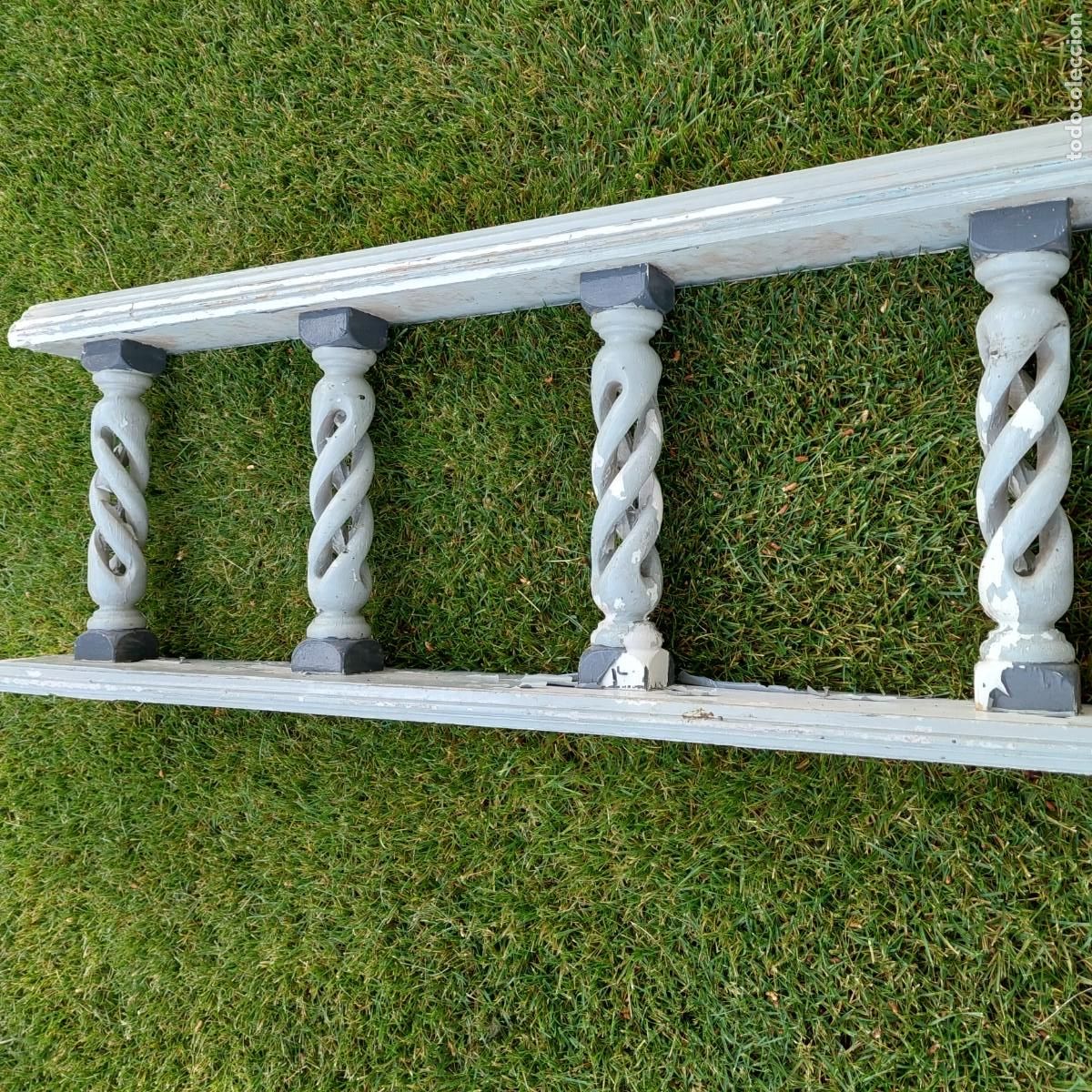 Antig&uuml;edades: Antigua barandilla columnas torneadas madera - Foto 3