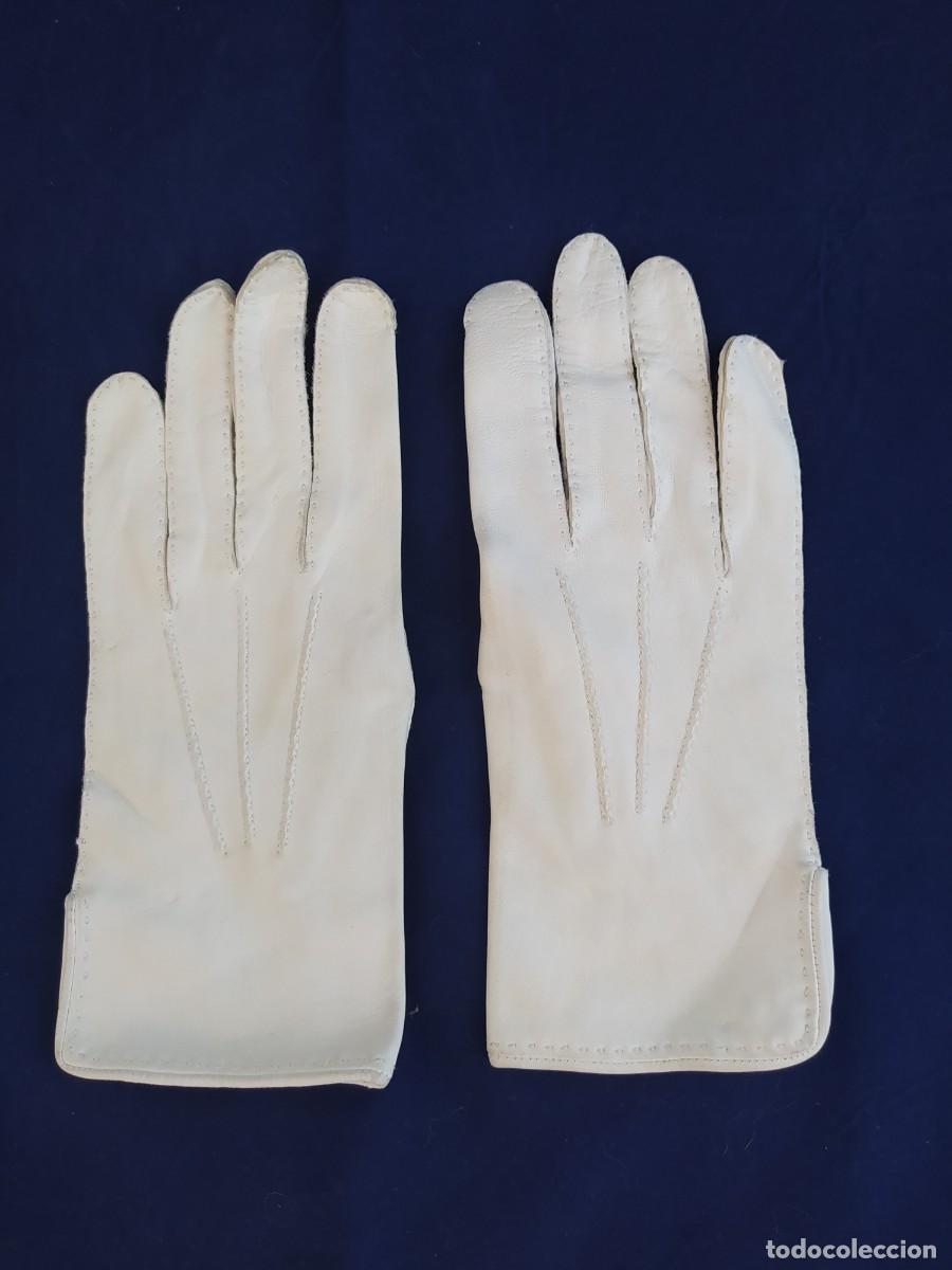 Antig&uuml;edades: GUANTES UNIFORME INGENIEROS (40,S) INGENIERIA INDUSTRIAL, CAMINOS, MONTES, AGRONOMOS TECNICO MILITAR
