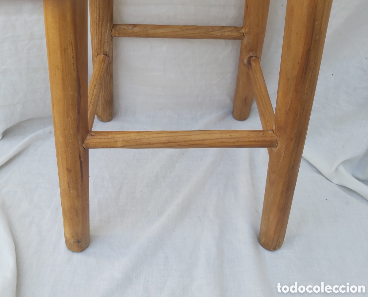 Antig&uuml;edades: Taburete alto DE MADERA - Foto 2