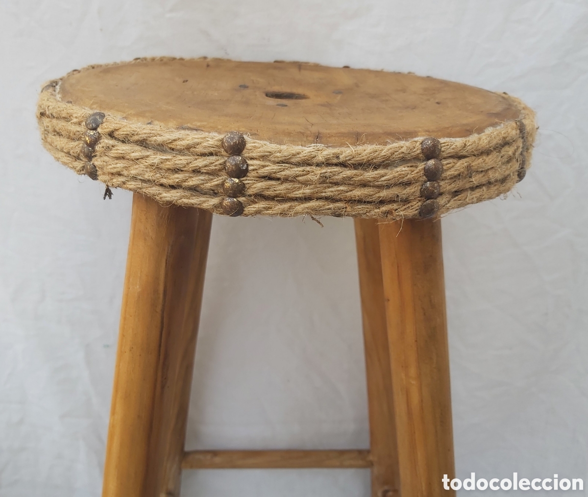 Antig&uuml;edades: Taburete alto DE MADERA - Foto 3