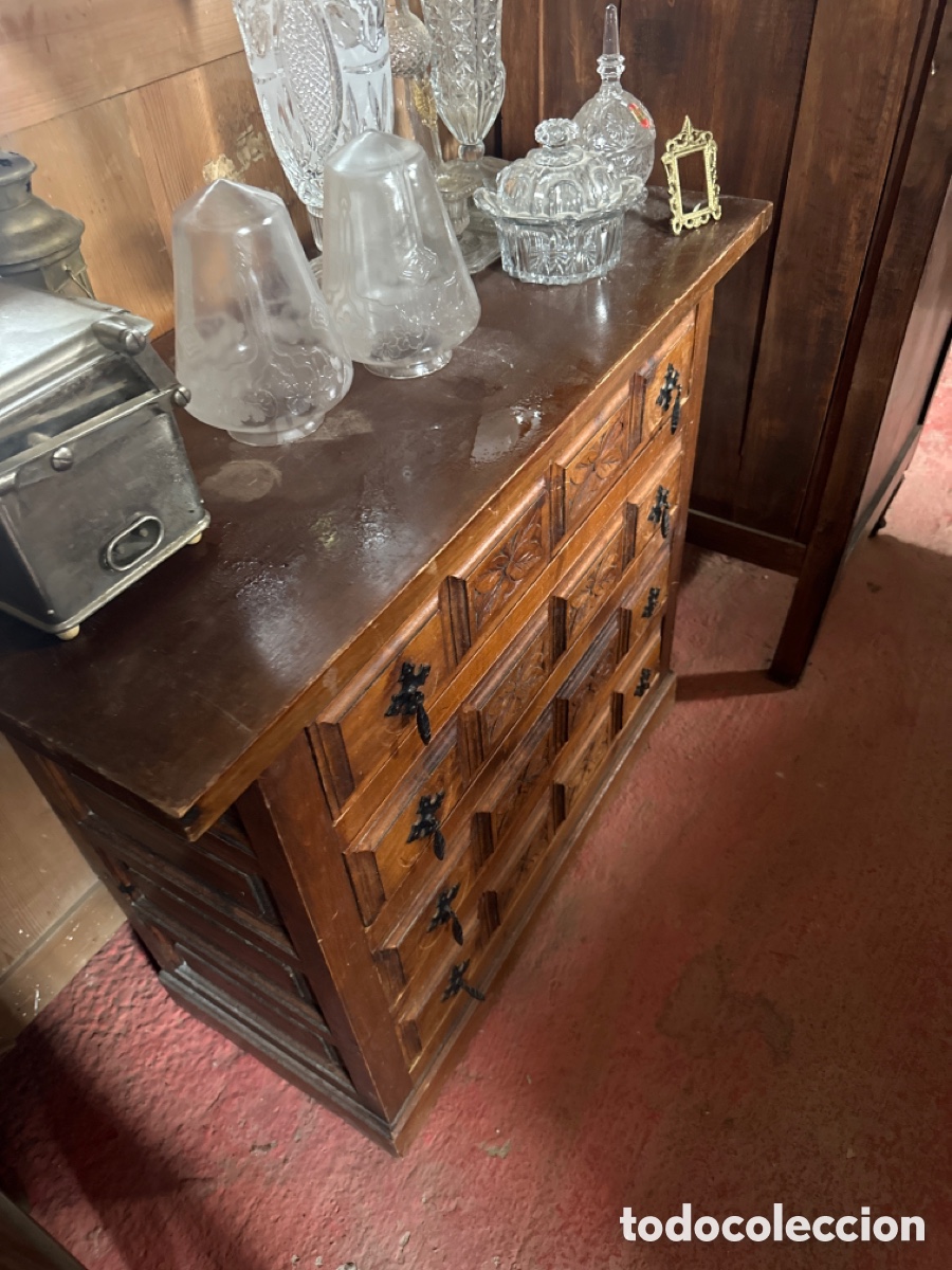 Antig&uuml;edades: Comoda castellana - Foto 3