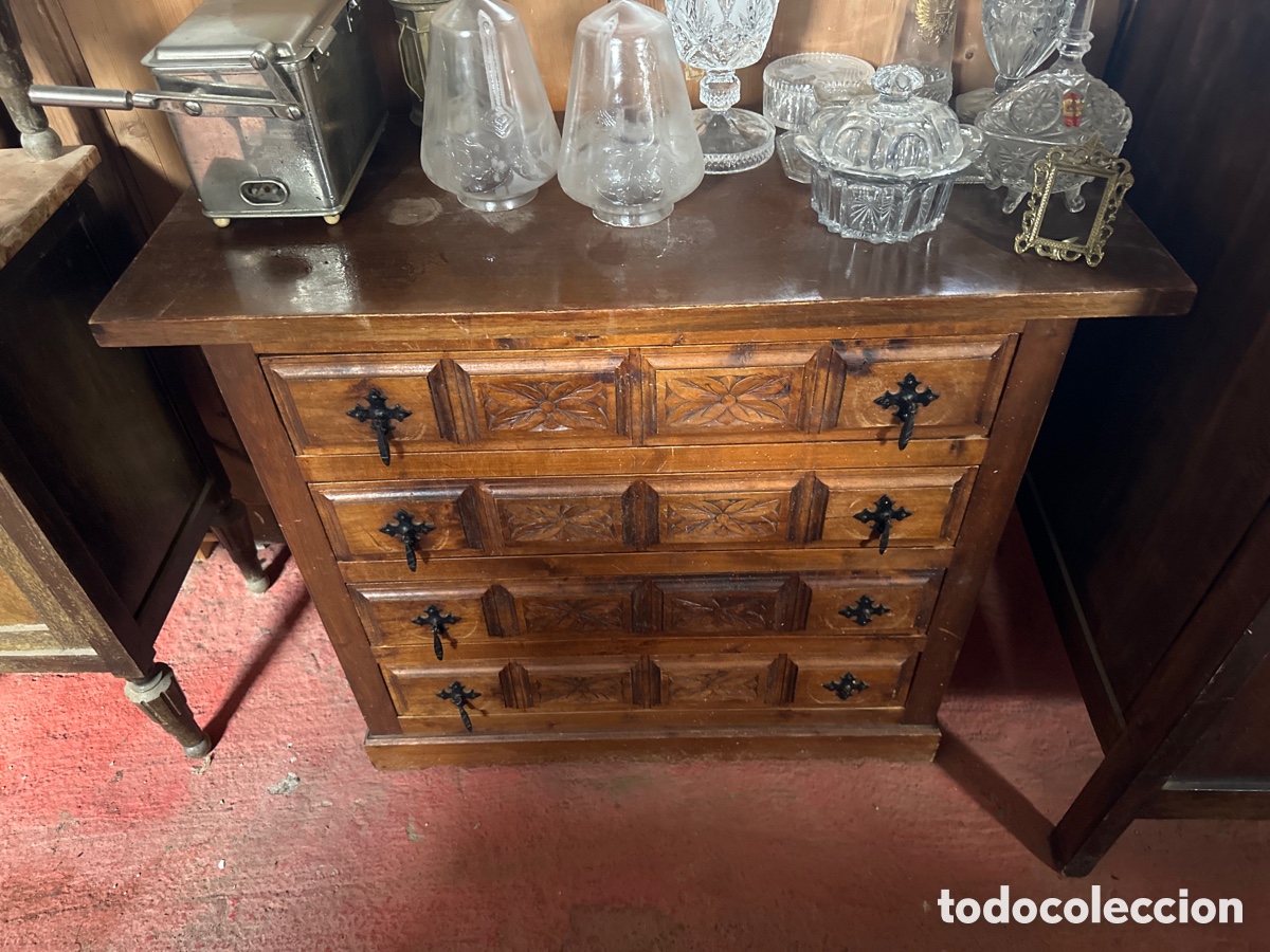 Antig&uuml;edades: Comoda castellana - Foto 1