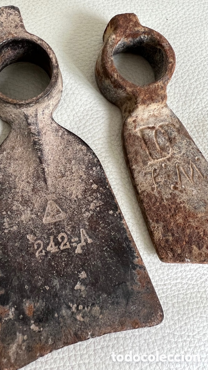 Antig&uuml;edades: LOTE DE 2 AZADAS ANTIGUAS - Foto 2