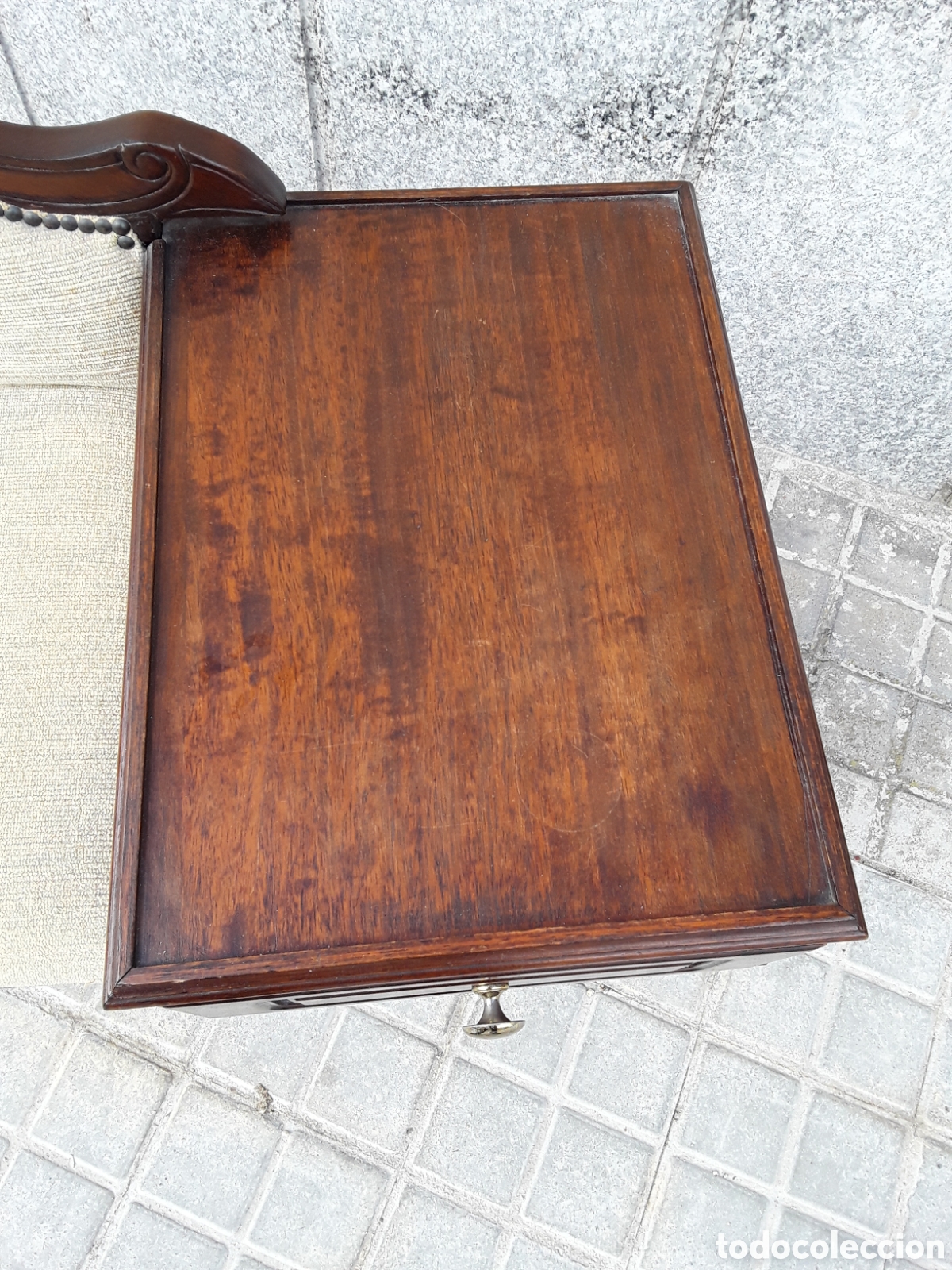 Antig&uuml;edades: Sill&oacute;n, mesilla, descalzadora - Foto 2